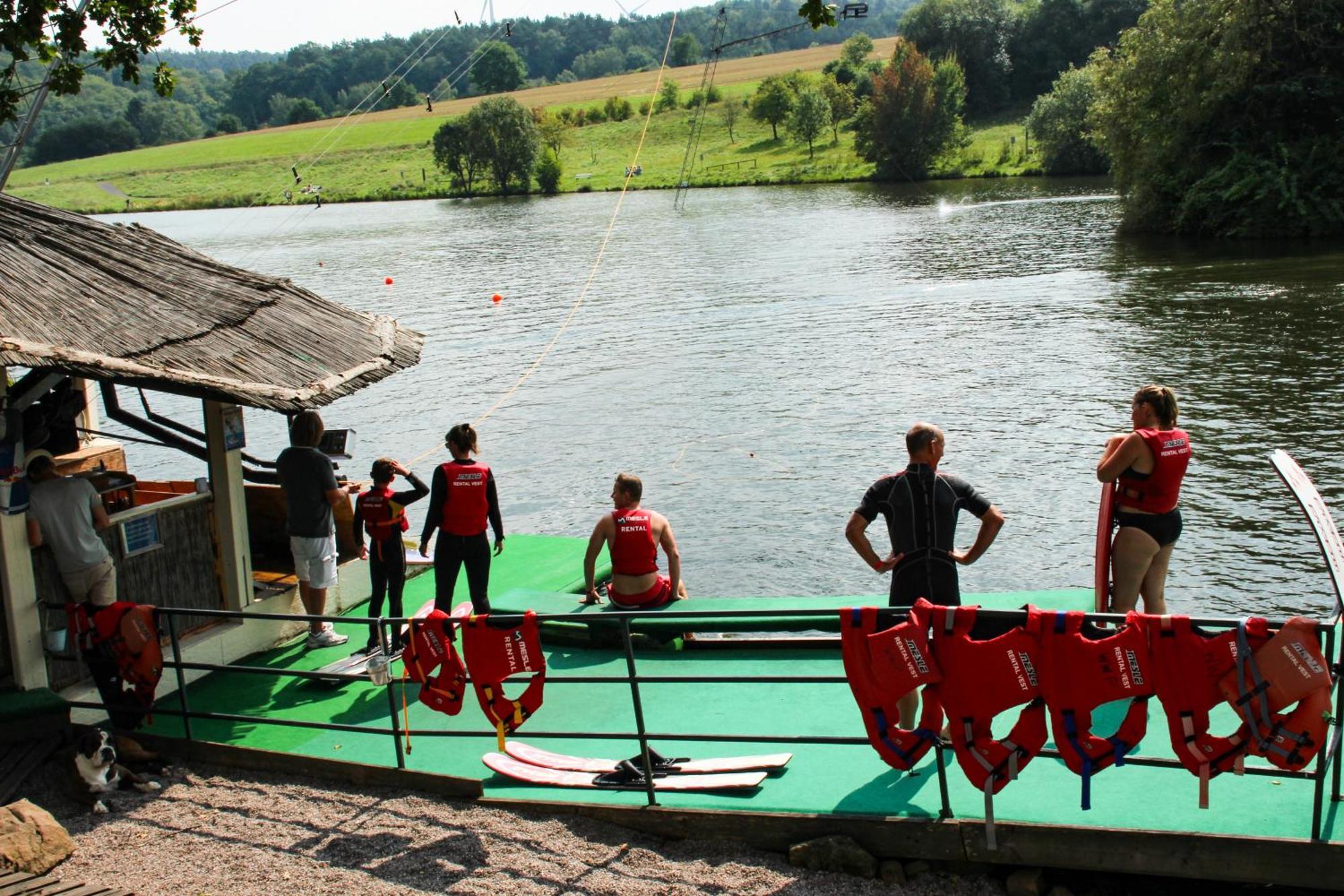 Fh "Baeren Ecke" Am See Im Hessischen Bergland Kirchheim  Buitenkant foto